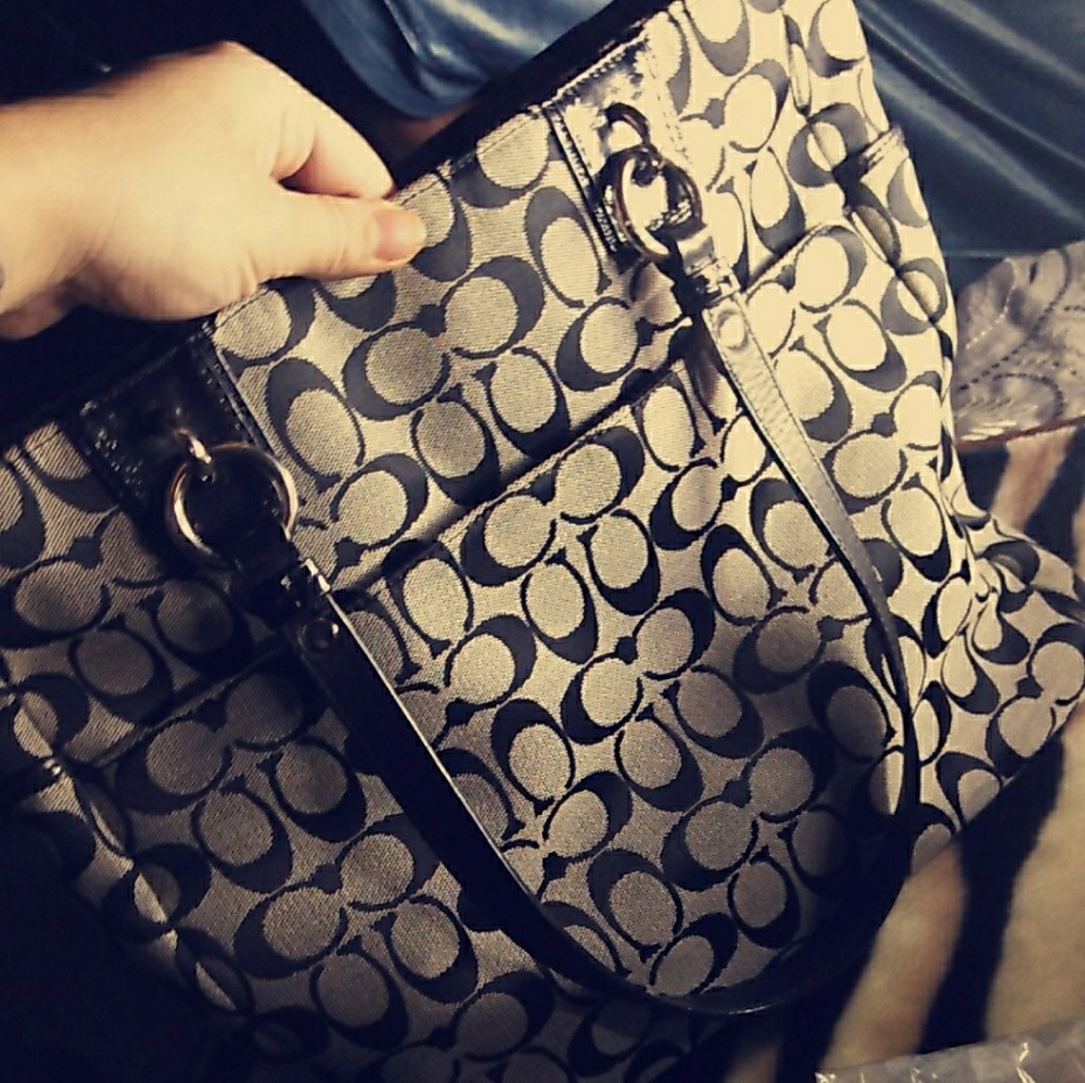 Coach handbag - Picture 1 of 4